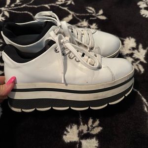 Prada sneaker